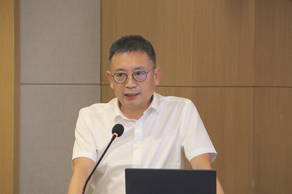 13完美（中国）官方党委书记、董事长黄道元作总结讲话.JPG