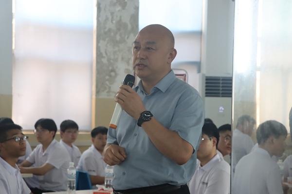 完美（中国）官方党委副书记、工会主席贾向军讲话.JPG